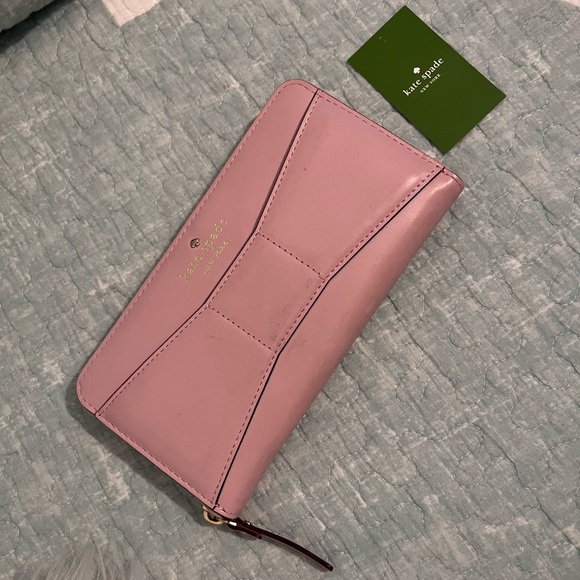 Kate Spade Beau Lacey Wallet 🩷 - Picture 1 of 9